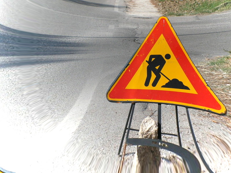 cartello lavori in corso